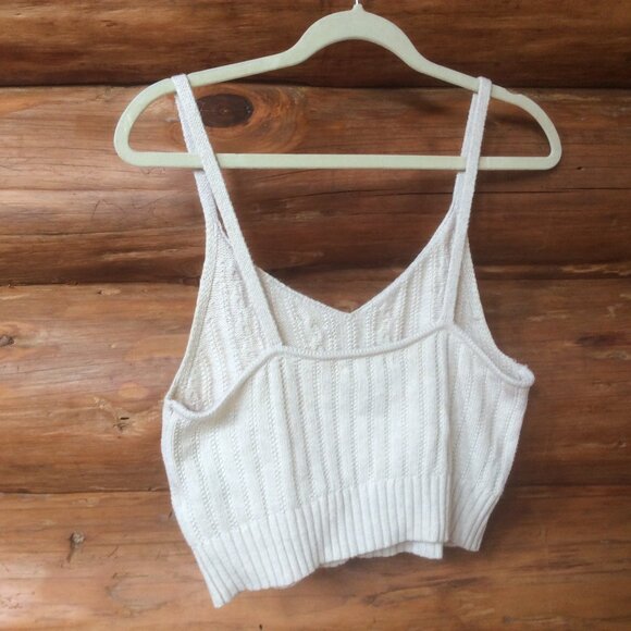 American Eagle Ivory Cable Knit V-Neck Cropped Boho Sweater Tank Top Size Medium - Picture 2 of 5